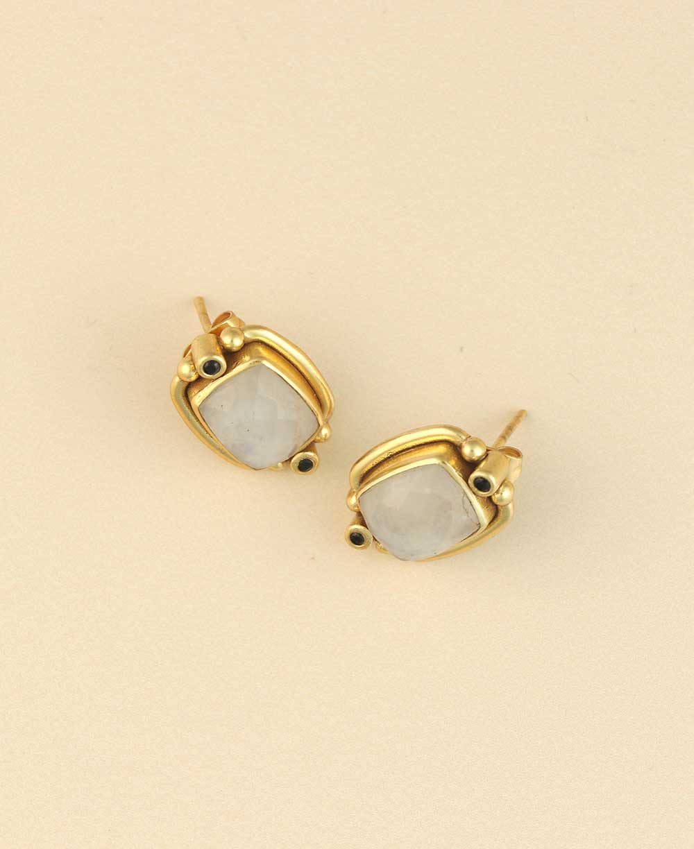 Gold-plated brass earrings with moonstone and black spinel