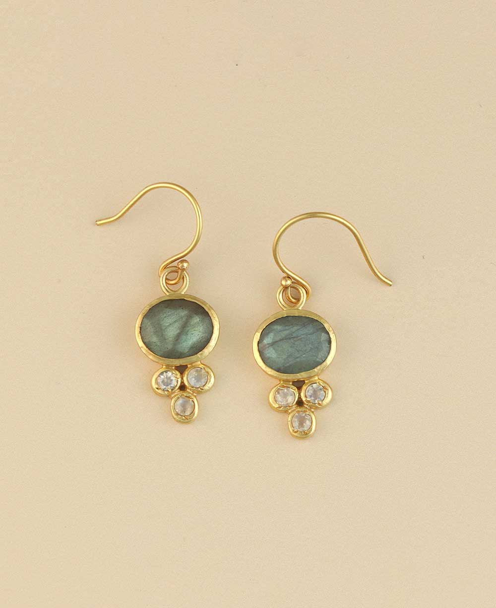 Gold-plated earrings with labradorite and moonstones