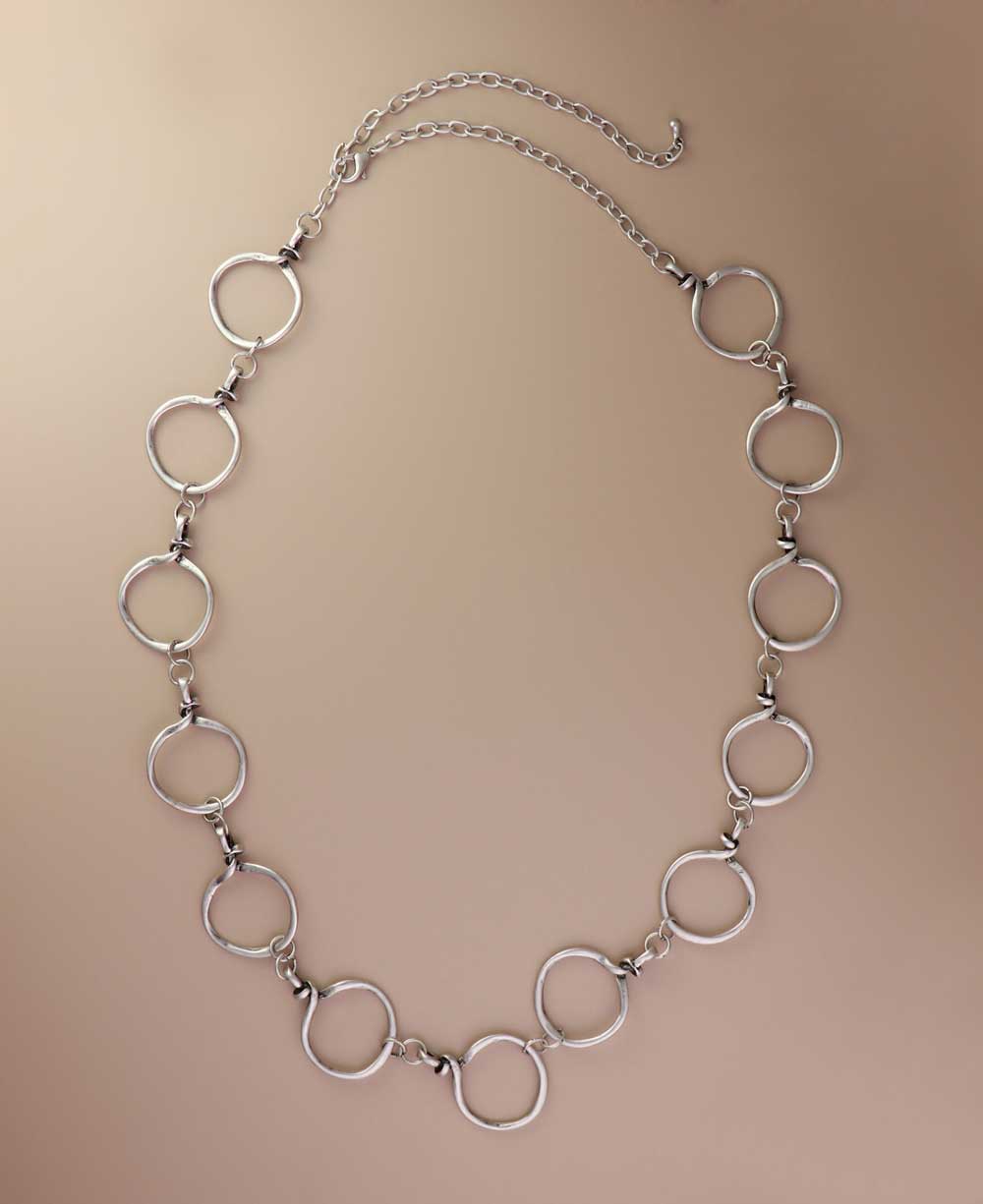 Modern circular link necklace