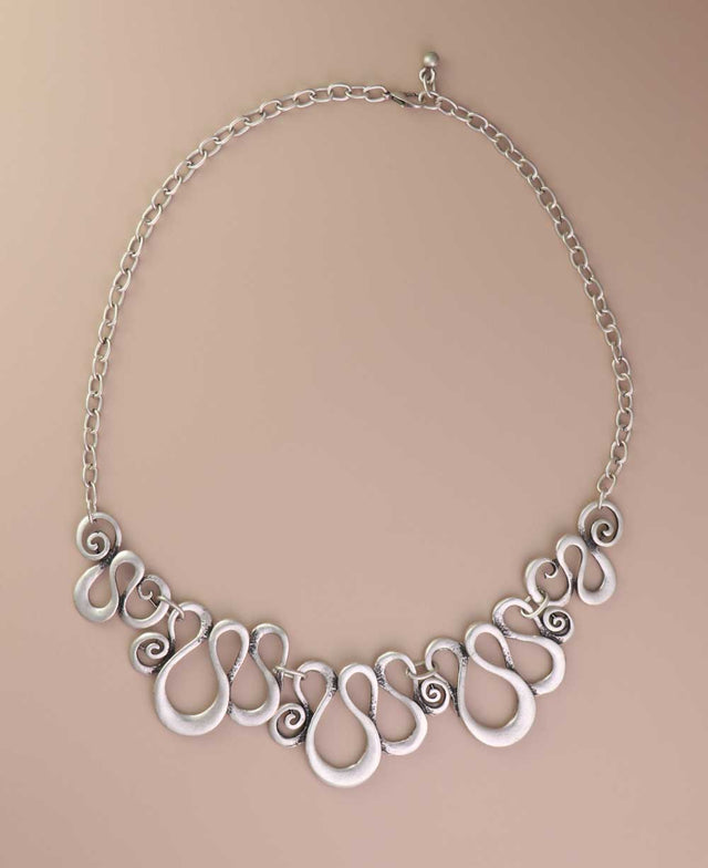 Organic fluid design necklace