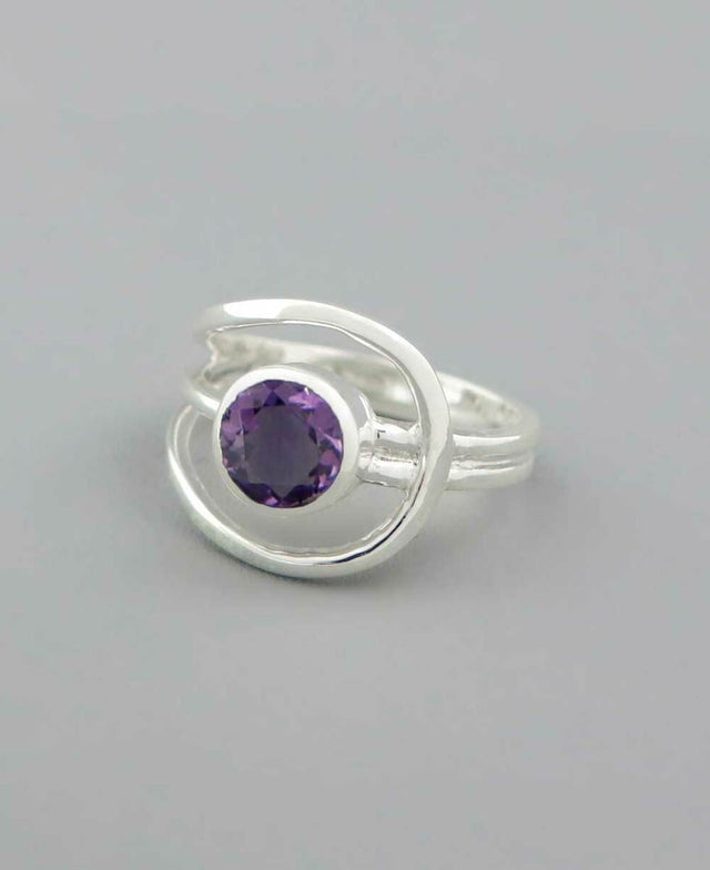 Sterling Silver Loop Ring with Amethyst Gemstone - Rings Size 6