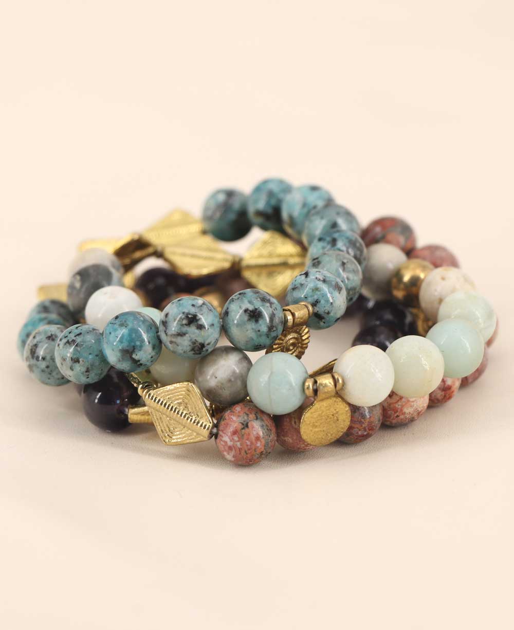 Janeva Swirl Gemstone Bracelet | Sleek Modern Design | CaratLane